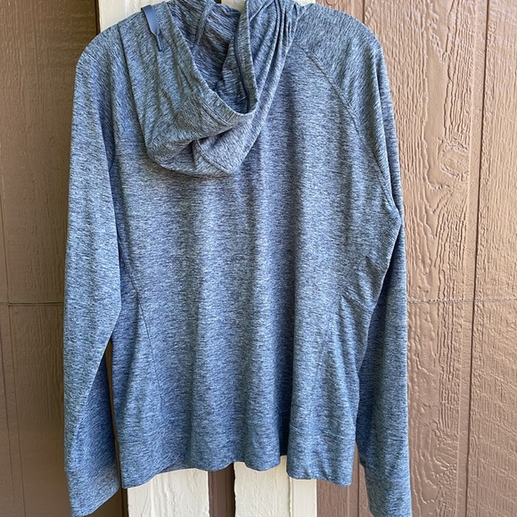 (2) GapFit Sweatshirts - Picture 6 of 7